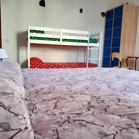 Pinna Gialla Couette-café Furnari